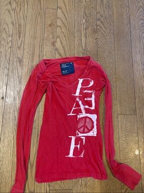 American Eagle Outfitters Red V-Neck Graphic Long Sleeve Top